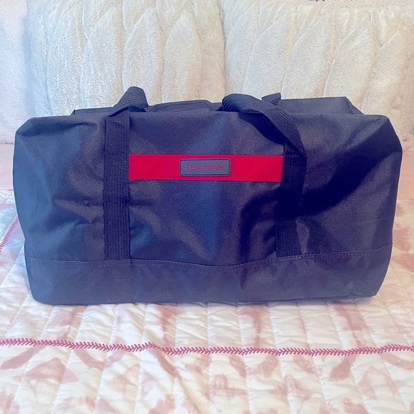 Spacious duffel bag for travel 22 x 12 x 10 - Picture 1 of 5